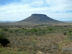 01-Tabel mountain in the Grote Karoo near Middelburg